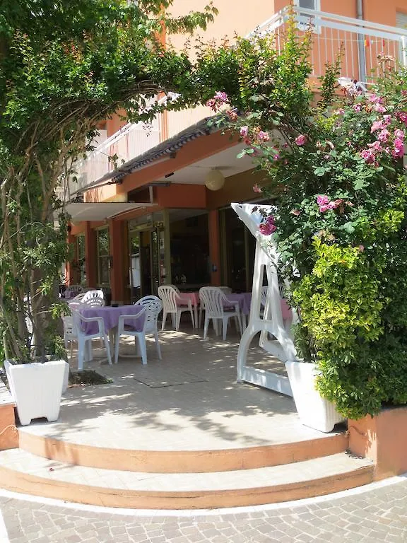 Hotel Kiss Riccione 2*,